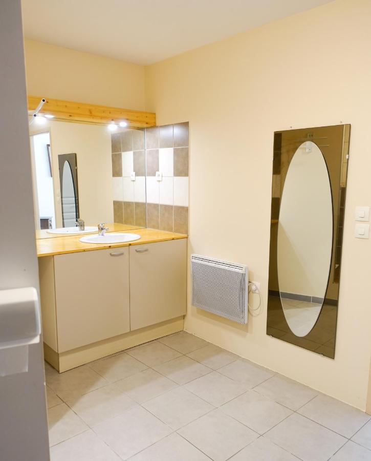 Appartement Spacieux Avec Terrasse Saint-André-dʼEmbrun Dış mekan fotoğraf